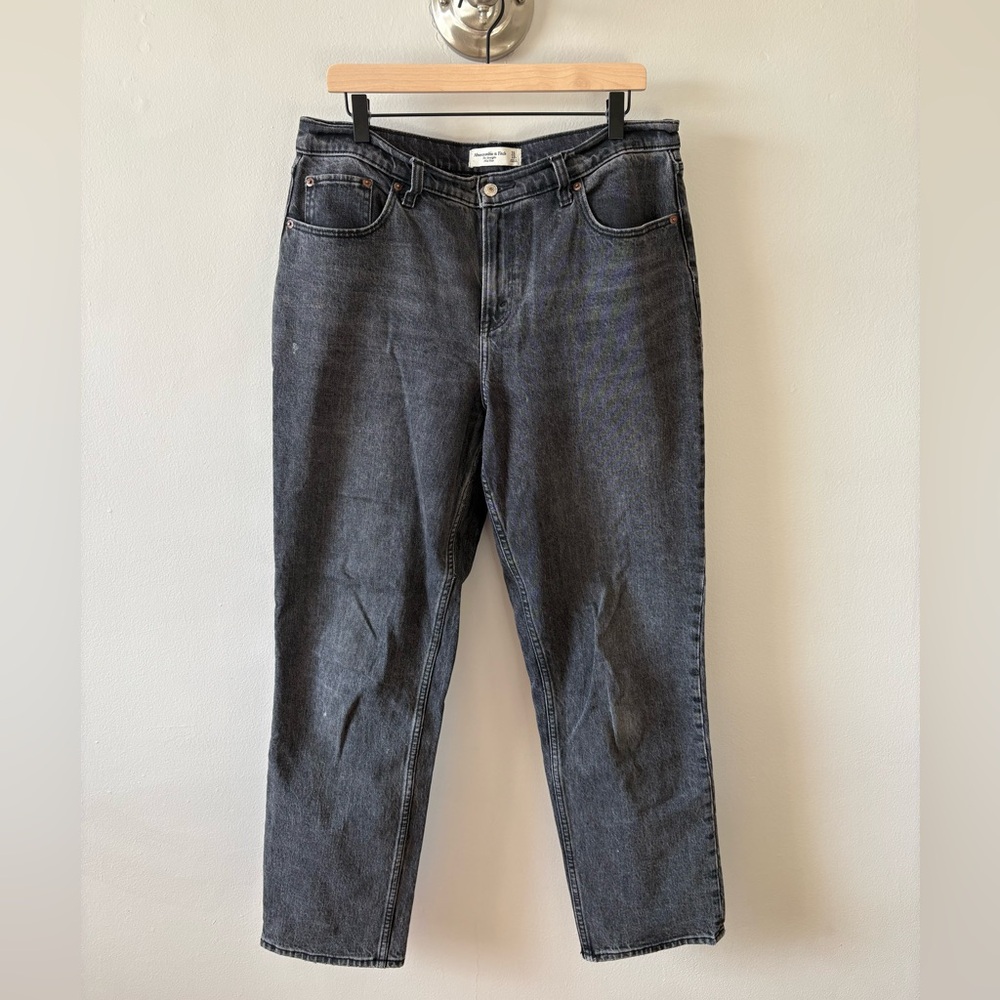Abercrombie & Fitch Black Mid Rise Straight Leg Jeans